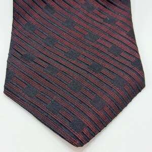 Villa Bugatti Men's Geometric Pattern Silk Neck Tie Black Red Made in USA